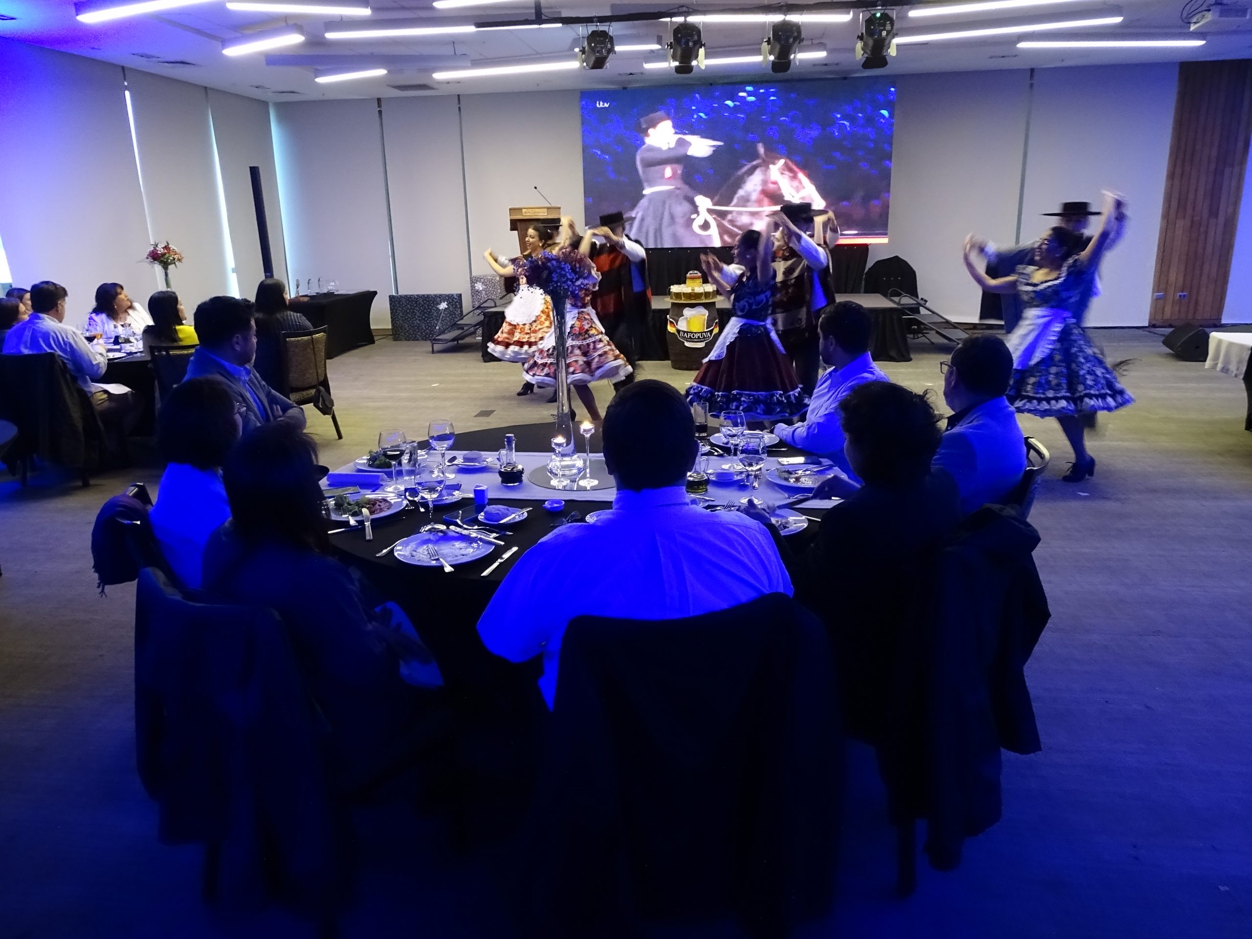 Asimet Los Lagos entrega premios a empresas regionales durante su cena anual